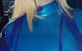 在线啦！Alina Becker与不知火舞的‘甜蜜假期’图片大集合